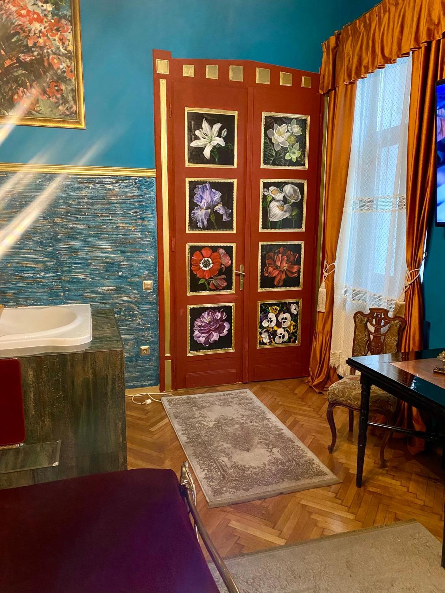Classic Love Story In Old Cluj I エクステリア 写真