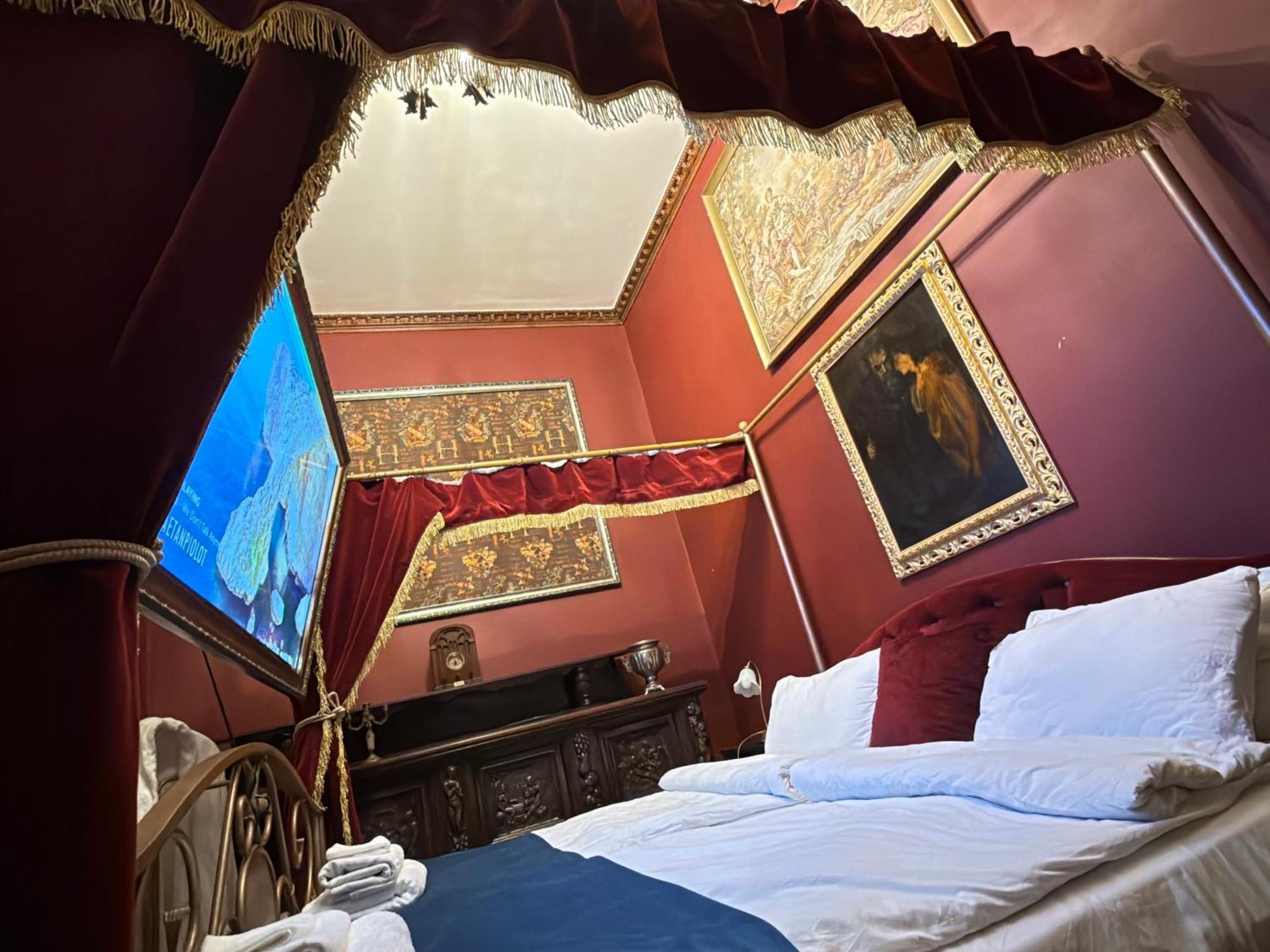 Classic Love Story In Old Cluj I エクステリア 写真